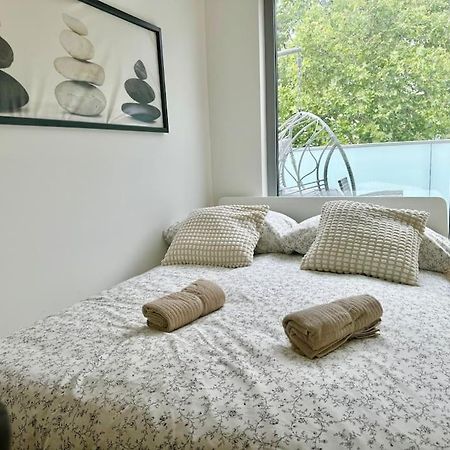 Rooftop Apartment With Balcony & Free Parking فيينا المظهر الخارجي الصورة