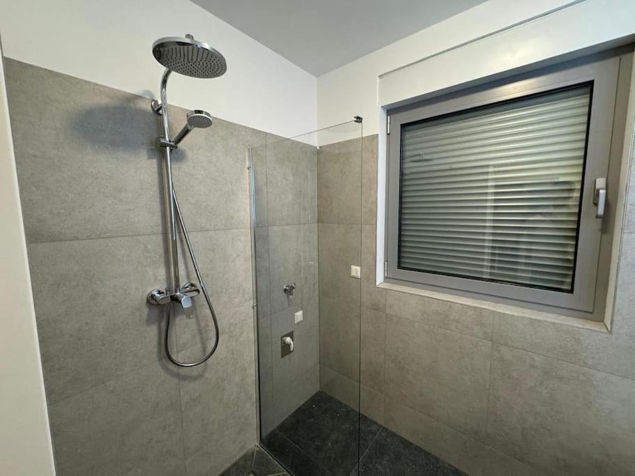 Rooftop Apartment With Balcony & Free Parking فيينا المظهر الخارجي الصورة