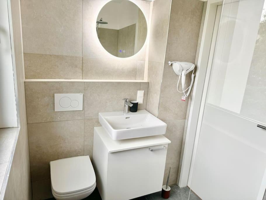 Rooftop Apartment With Balcony & Free Parking فيينا المظهر الخارجي الصورة