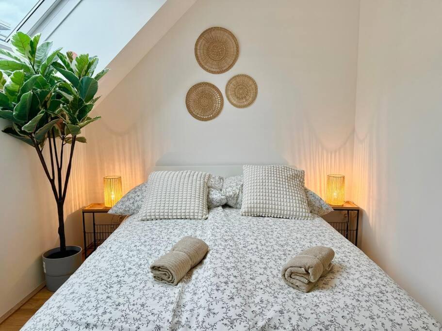 Rooftop Apartment With Balcony & Free Parking فيينا المظهر الخارجي الصورة